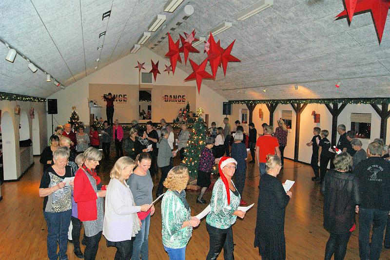 Linedance_jul_2014_02.jpg
